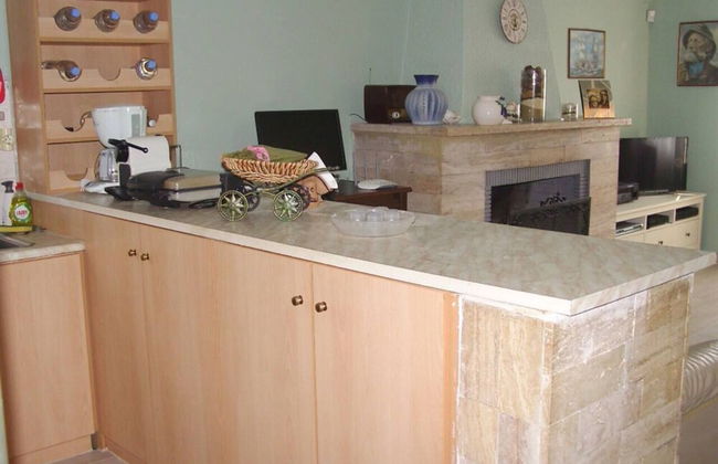 Feels Like Your Home at Ermioni - Photo 12