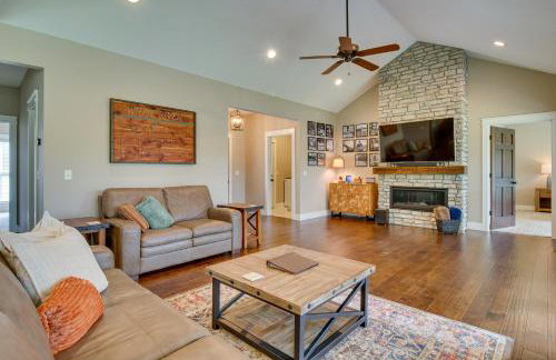 Flippin Home with Deck and Grill Steps to White River - Foto 5