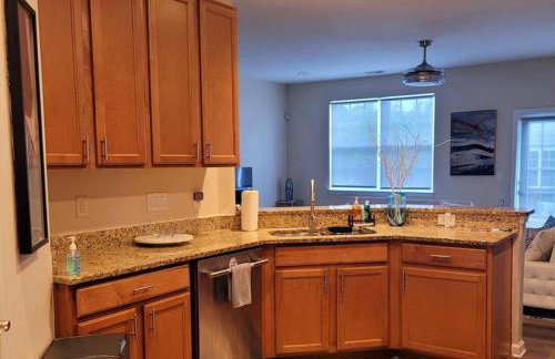 Modern & Luxurious 3 Bdrm 2.5 Bath Townhome - Foto 21