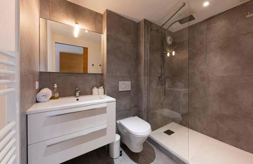 Modern 2BR 5* pool gym spa garage Mont-Blanc view - Photo 9