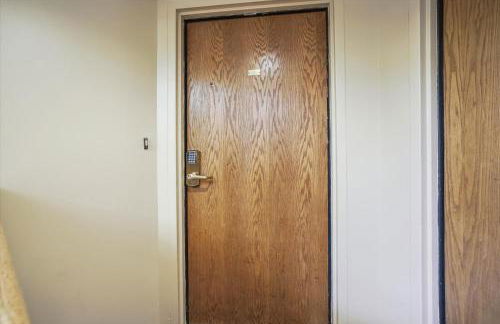 Highridge B14 Enjoy the view ski back trail shuttle service sports center - Photo 16