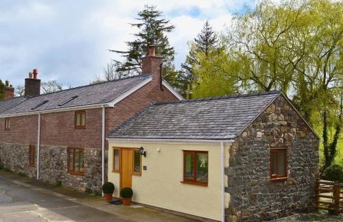 Clawdd Offa Barn - Photo 1