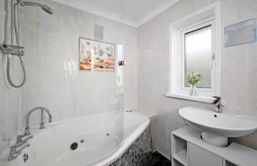 Newly Renovated 3br House Perfect For Families or Contractors - Foto 15