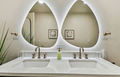 Relaxing Modern Home Sleeps 6 Pool BBQ Firepit - Foto 25