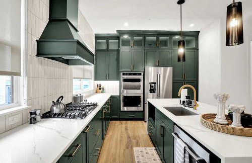 Luxury Townhouse with Fireplace Rooftop Deck Close to Downtown-Family Friendly - Foto 12