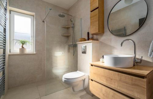 Villa Ani! Traditional and luxurious 4-bedroom villa with heated pool and sea views - Foto 21