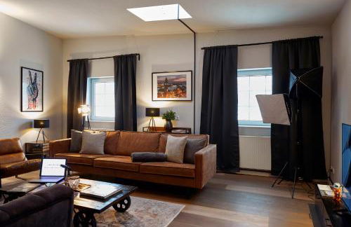 FOUNDRY - Business & Content Loft - 120 qm - Küche - Waschtrockner - Badewanne & Dusche - kostenloser Parkplatz - Smart TV - Foto 17