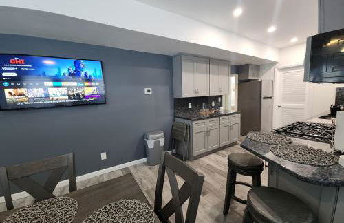 Neat Retreat-Comfortable & Cozy 2 BR,Close to all! - Foto 9