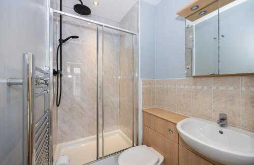 The Sharston - Free Parking & Close To Airport - Foto 8