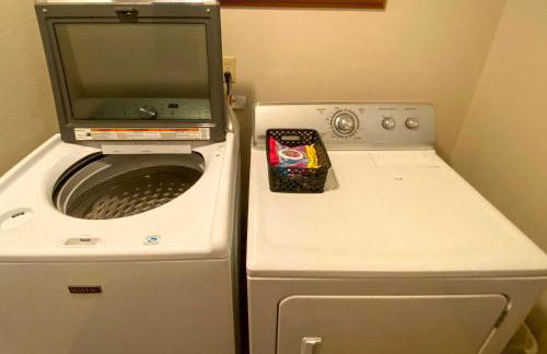 Private 2-Acre Retreat with MTN Views, Walk to River - Foto 15