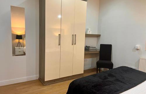 New Modern 3 Bed En-suites City Centre Apartment - Sleeps 8- Paid Parking Options - Foto 2