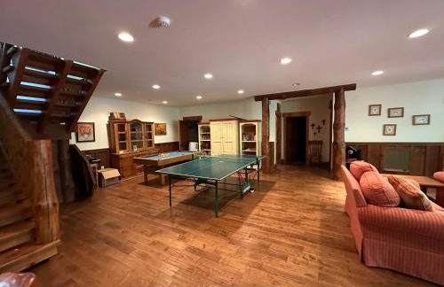 Luxury Mountain Retreat with views, fire pit, and creek - Foto 8