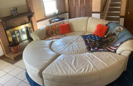 Theater, heated pool and hot tub near HPU and Furniture Market - Foto 18