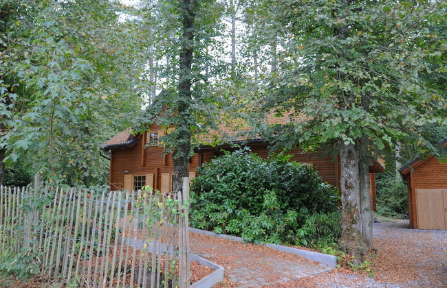 Spacious Chalet Located at Bomal with Hot Tub & Garden Parlour - Foto 21