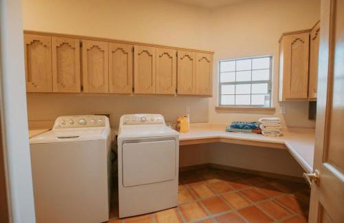 Buffalo Escape-Private Hot Tub in serene Corrales-Mountain View-Pet Friendly-No Pet Fee! - Foto 40