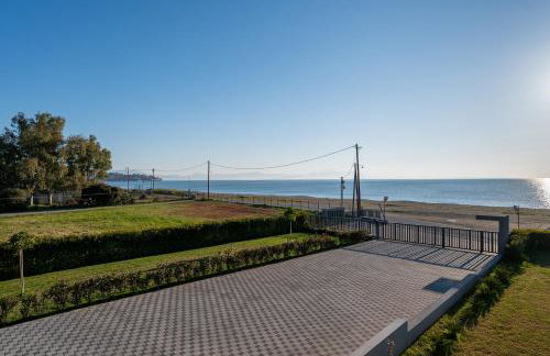 Sun and Sea Apartment - Beachfront, 2 Bedrooms with Sea View & Garden - Photo 51