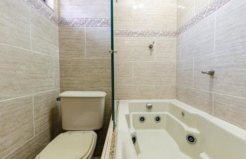 Excelente apartamento no melhor point de Itaúna a 100 m da praia - Foto 22