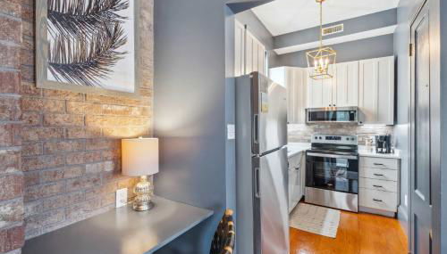 Beautiful Renovated Apartment One Block from King - Foto 4