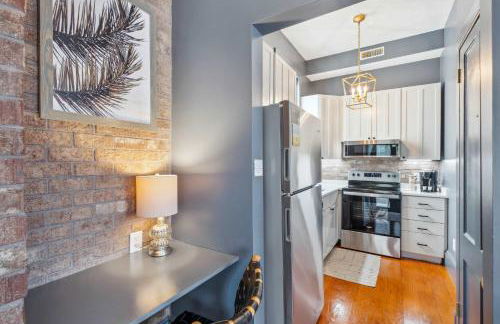 Beautiful Renovated Apartment One Block from King - Foto 4