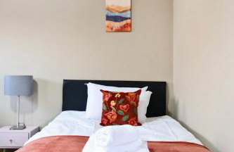 RELAXED CENTRAL HOUSE LOCATED IN WEST READING CLOSE TO TOWN CENTRE with FREE DRIVE WAY PARKING, WI FI & NETFLIX BY AI ESTATE GROUP - Foto 5