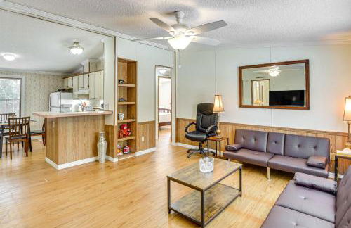 Crescent City Home with Charcoal Grill Near 3 Lakes - Foto 1