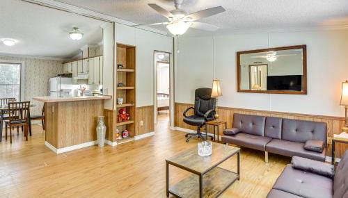 Crescent City Home with Charcoal Grill Near 3 Lakes - Foto 1