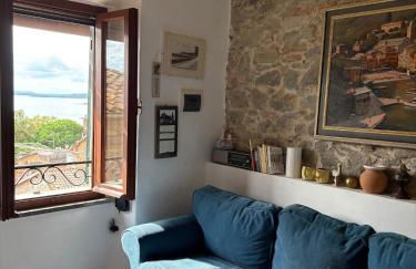 Castle Apartment with Lake View - Foto 23