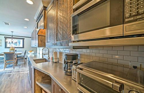 Rustic-Chic Apartment with Gas Grill 20 Mi to MSU! - Foto 11