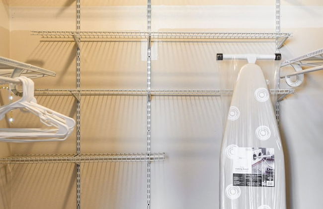 Spacious Family Retreat w Garden Modern Comfort - Photo 80