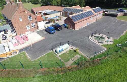 The Stables At Eastmoor Farm Large Luxury 2 Bed Cottage with Big Family Bedroom Dog Friendly Secure Gardens and Free Parking Free WiFi - Foto 47