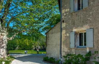 Stunning farmhouse with heated private pool in Provence - Photo 44