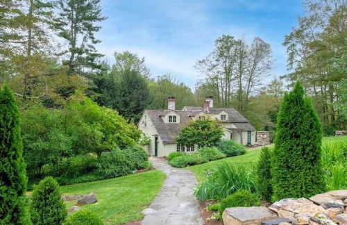 Historic Estate - 5 min to Mohawk Mt Ski Resort - Foto 54