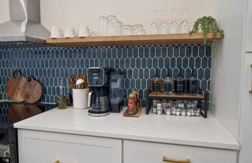 Modern Lake House 3 Blocks from the Lake! - Foto 6