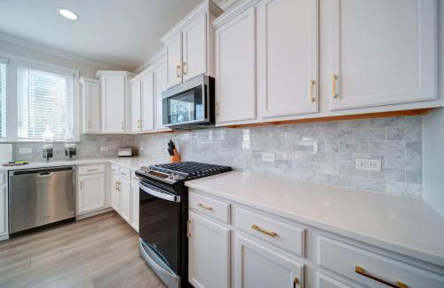 Luxury 4BR Escape - Premium Modern Comfort - Foto 15