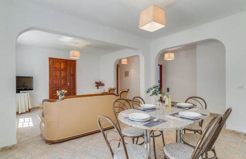 Familia Teixeira House by Atlantic Holiday - Photo 12