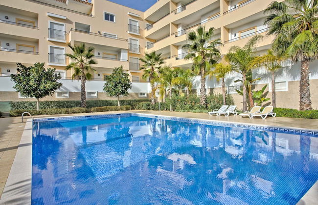 Lagos Palm Tree 1 With Pool by Homing - Foto 1