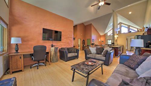 Peaceful Custom Carbondale Home with Deck, Near SIU! - Foto 3