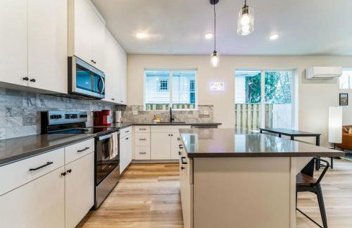 World Travel without leaving PDX - Foto 1