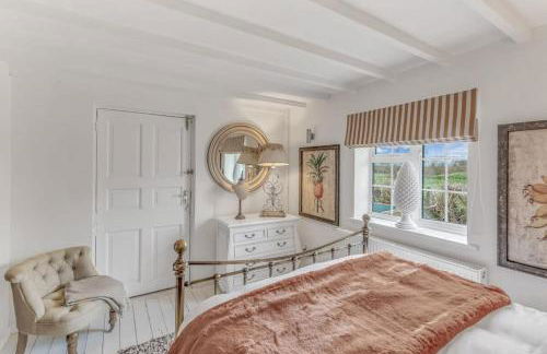 Hiron's Piece and Honeysuckle Cottage - with Hot Tub - Photo 58