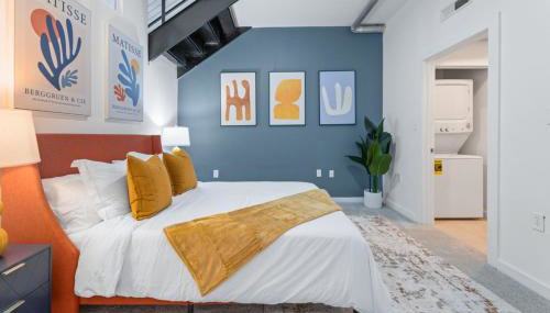 King and Queen 2-Story Loft with 2 Ensuite Baths and Private Balcony at Atlantic Station - Foto 5