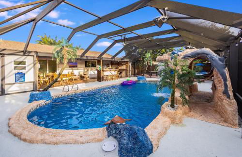 Fantasy Resort OMG PoolWaterfall outdoorKitchn Gym - Foto 16