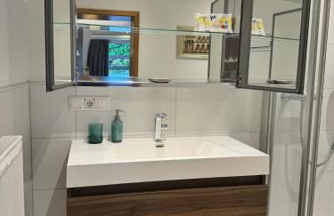 Schöne 2-Zi-Whg Küche Bad Terrasse Parken - Foto 16