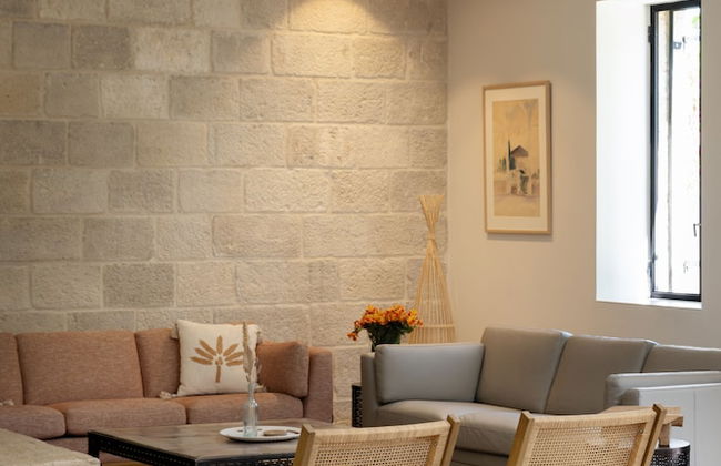 The Y House - Photo 32