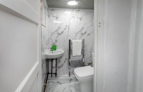 3Br-5Guests-Parking-Netflix-10minCentralNottingham - Foto 43