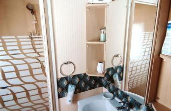 Bungalow Camping 4 etoiles, 6 personnes, climatisation, parking, piscine, Wi-Fi - Foto 17