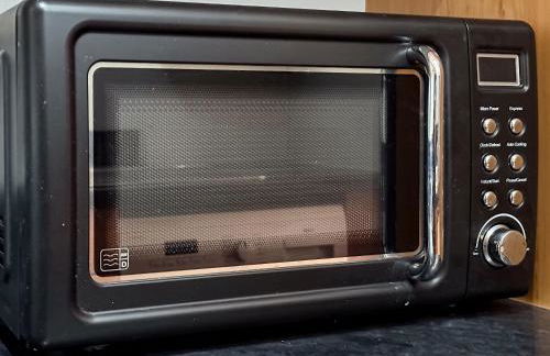 Stylish Town Centre Apartment, ALLOCATED FREE PARKING SPACE, RICKMANSWORTH HIGH STREET, Modern Decor, Juliet Balcony, Walking Distance to Rickmansworth Station Metropolitan Line - Foto 37