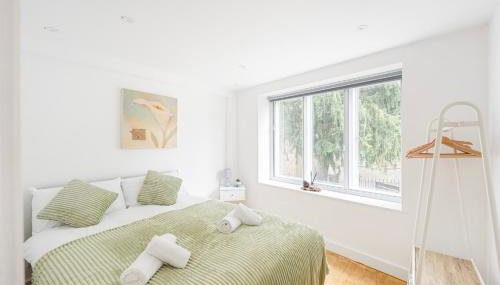 Central Apt-2Bed 2Bath-AC unit-By FabAccommodation - Foto 2