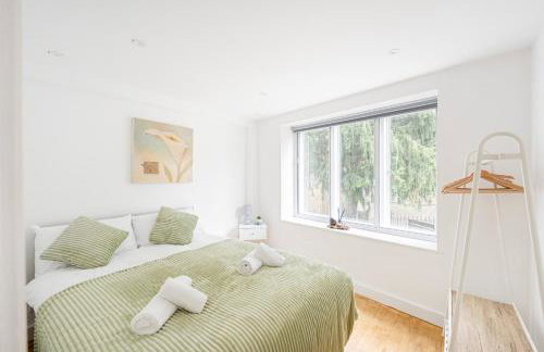 Central Apt-2Bed 2Bath-AC unit-By FabAccommodation - Foto 2