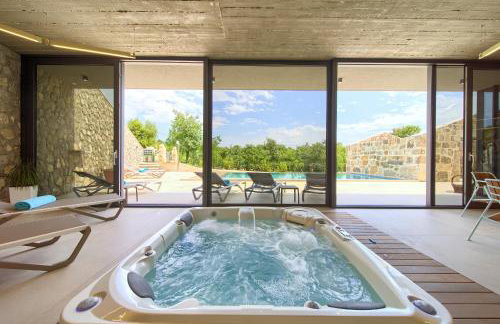 Luxury Jerini Estate - Photo 53