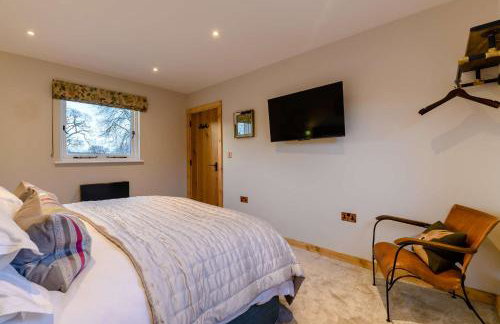 Yorkshire Dales Retreat with Hot Tub & Garden - Photo 30